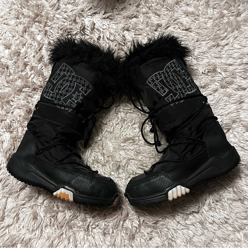rare women’s dc chalet winter boots — black & gray, size 6
